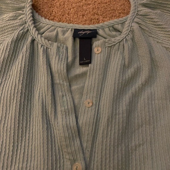 Day trip size large cold shoulder toe front top - Picture 6 of 7